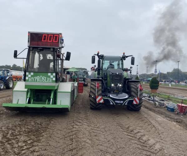 Boerdonk Barst weer Los met Trekker Trek