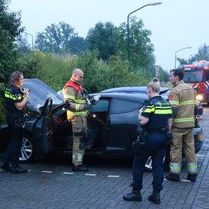 Twee auto's in brand op carpoolplaats Veghel Noord