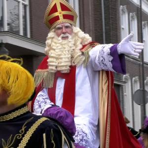 Groots welkom voor Sinterklaas in Veghel (video)