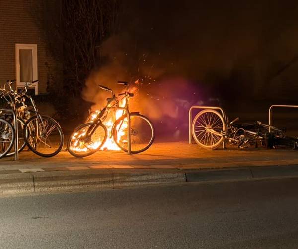 Brandende fietsen in Sint-Oedenrode