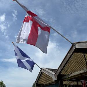 Nederland-Engeland leeft niet bij de Engelse winkel in Rooi: 'rugby leeft meer’