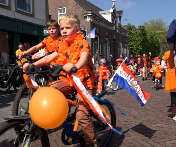 Slapend rijk worden op de kindervrijmarkt Schijndel… (video)