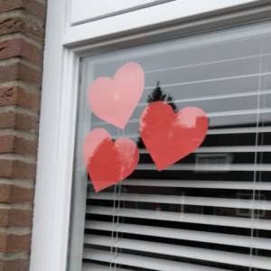 Rode harten tonen in Erp liefde voor coronaslachtoffers