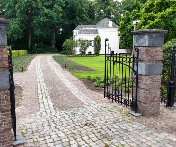 Eerste Uitvaart Landgoed op grens Schijndel/Sint-Michielsgestel (video)