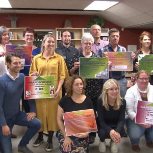 Uitreiking cheques kringloopwinkel D'n Einder