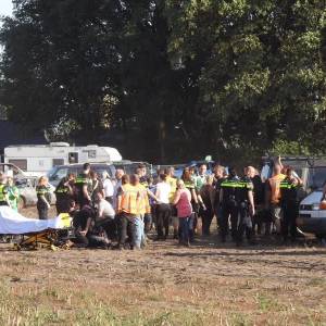 Meisje (17) uit Veghel aangehouden nadat auto inreed op publiek autocross