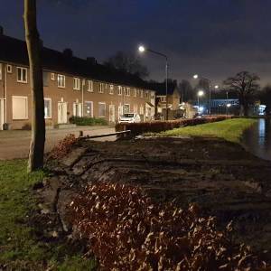 Nooddijk langs De Dommel in Sint-Oedenrode moet water tegen houden