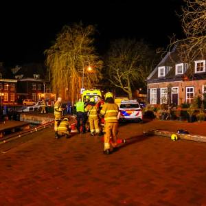 Hulpdiensten halen man uit water in haven van Veghel