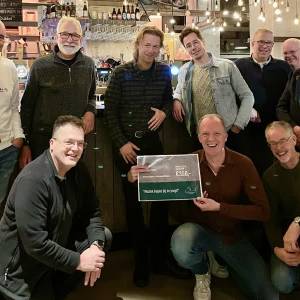 Cheque van Bunderrock voor Pop & Co Bandcoaching