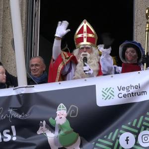 Geweldig warm welkom voor Sinterklaas in Veghel (video)