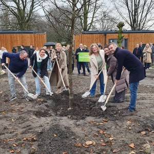 Feestelijke oplevering tiny houses bij Sint Barbara