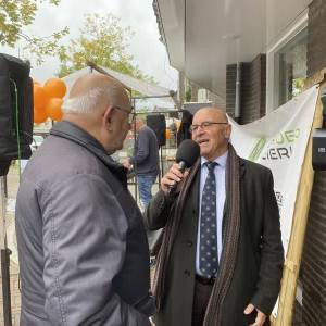 Burgemeester dagje vrijwilliger bij Omroep Meierij