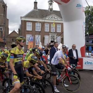 Start tweede etappe ZLM Tour in Schijndel