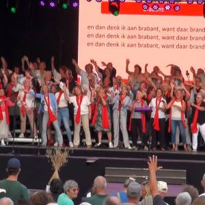 2300 koorleden maken van Rooi Vol Koren een muzikaal festijn (video)