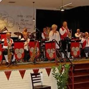 Orkest Die Drei Dörfer Musikanten pakt instrumenten weer op