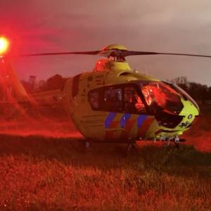 Zwaargewonde na ongeval achter woning in Veghel