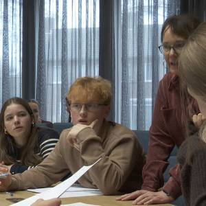 Leerlingen nemen de raadszaal over 