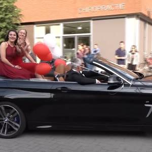 Limousines, een oorlogsjeep en opblaaseenden bij gala Elde-College