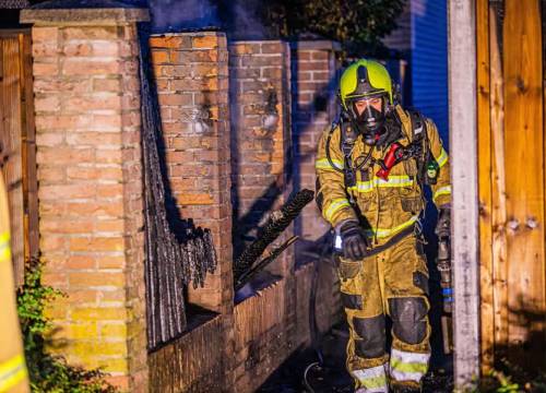 Brand verwoest schutting Heikantstraat Schijndel