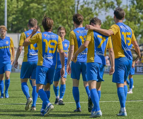 (Amateurvoetbal) Winnend Blauw Geel ’38 grijpt naast titel, Avanti ’31 kampioen na galavoorstelling