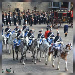 Koninklijke escorte oefent voor Prinsjesdag in Meierijstad (video)