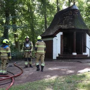 Brand dak van kapel aan Kasteellaan snel geblust