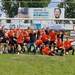 ‘Penaltykiller’ Keldonk slaat opnieuw toe en promoveert naar vierde klasse