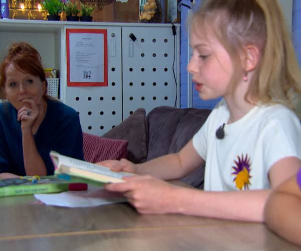 Bijzonder bezoek voor Schijndelse voorleeskampioen Lein (video)