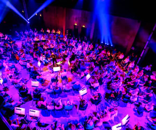 Beleef de muziek tussen de musici