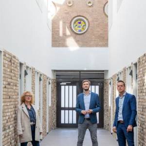 Oplevering 14 sociale huurwoningen Woonmeij in kerk in Boskant