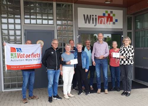 Goede Doelen krijgen leuke cheque van Vat oe Fiets