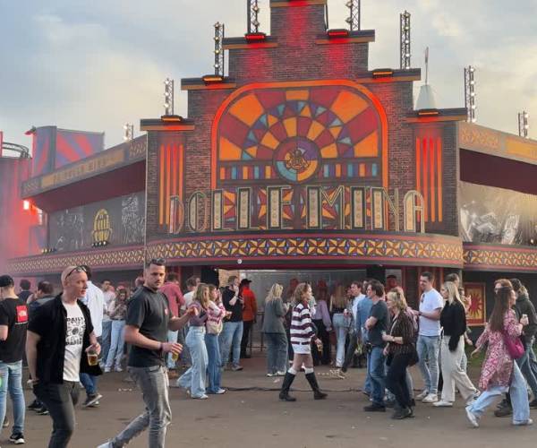 De Dolle Mina: al tien jaar een begrip op Paaspop (video)