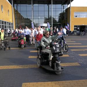 Zonnebloemleden bij Avondvierdaagse Schijndel (video)