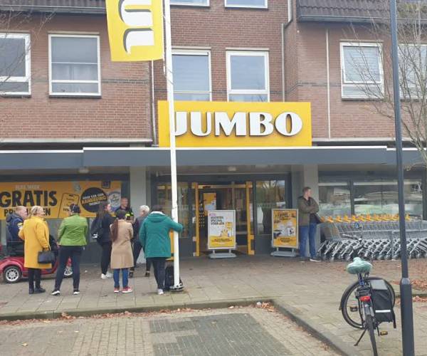 Hulpdiensten rukken uit vanwege rookontwikkeling bij Jumbo in Sint-Oedenrode