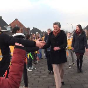 Juf Karin neemt afscheid van Rooise schoolkinderen (video)