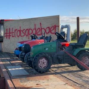 Meierijstadse boeren protesteren niet op maar langs de snelweg