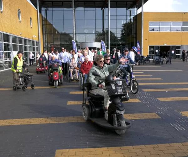 Zonnebloem Schijndel loopt mee met Avondvierdaagse
