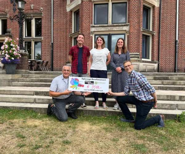 Cheque voor studie naar erfelijke oogziekte DCMD