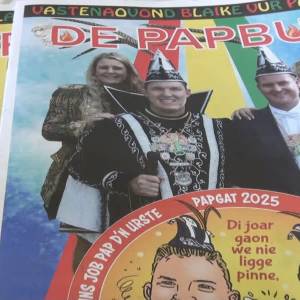 Jubileumeditie carnavalskrant De Papbuik klaar om bezorgd te worden (video)