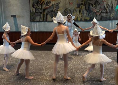 Veel muziek en dans op eerste dag Schijndel UitdeKunst (video)