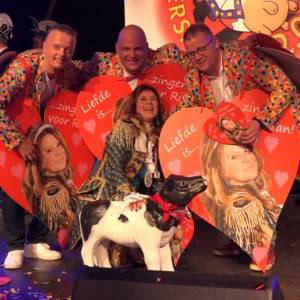 Commissie Confetti wint Loeiersfestijn met ‘Ode aan Prinses Rian’ (Video)