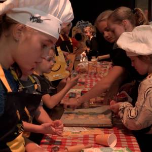 260 kinderen uit Veghel en Gemert bakken koekjes