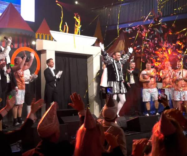 Prins Paulus d’n Urste zwaait de scepter over Kuussegat! (video)