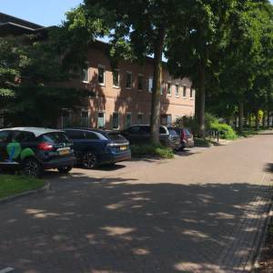 Omwonenden bestuurscentrum hebben zorgen over toenemende parkeerdruk