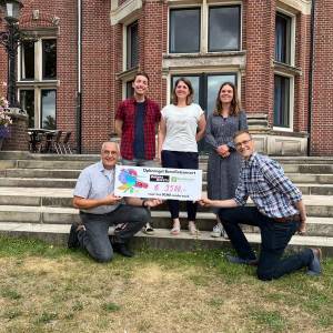 Cheque voor studie naar erfelijke oogziekte DCMD