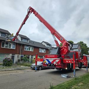 Dakbrand in Veghel snel onder controle dankzij brandweeroptreden
