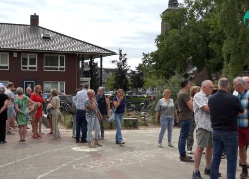 Herkennen en herkend worden bij reünie Petrus en Paulus school (video)