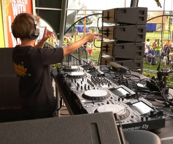 Erpse Avondvierdaagse en 7th Sunday vinden elkaar (video)