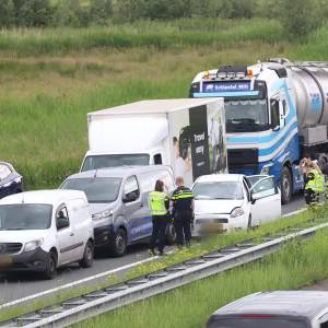 Grote file A50 bij Veghel na ongeval met meerdere voertuigen