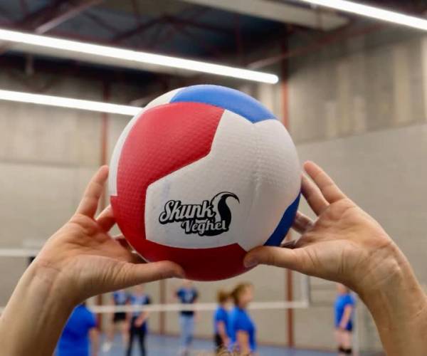 Volleybalvereniging Skunk komt met beginnerscursus ‘Start to Volley’